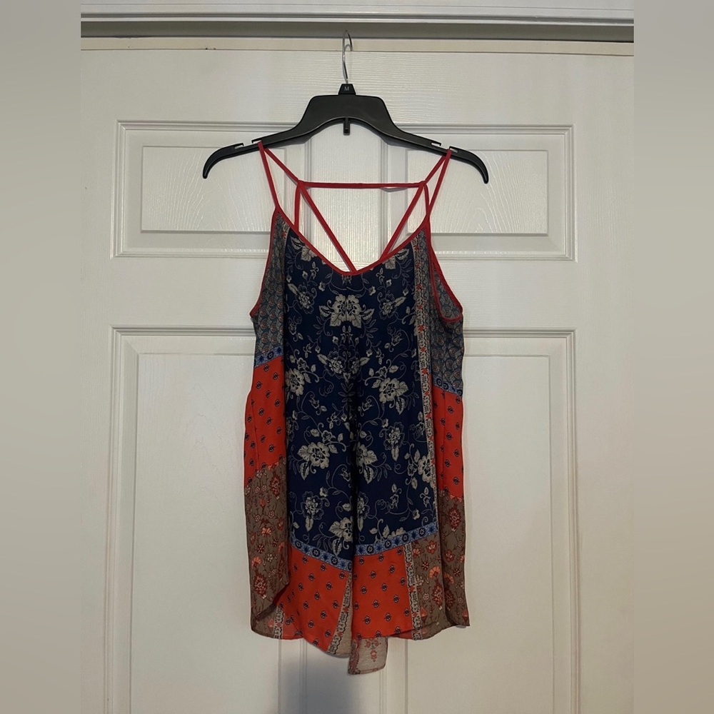 Women’s multicolor tank top.
Super float and comfortable!